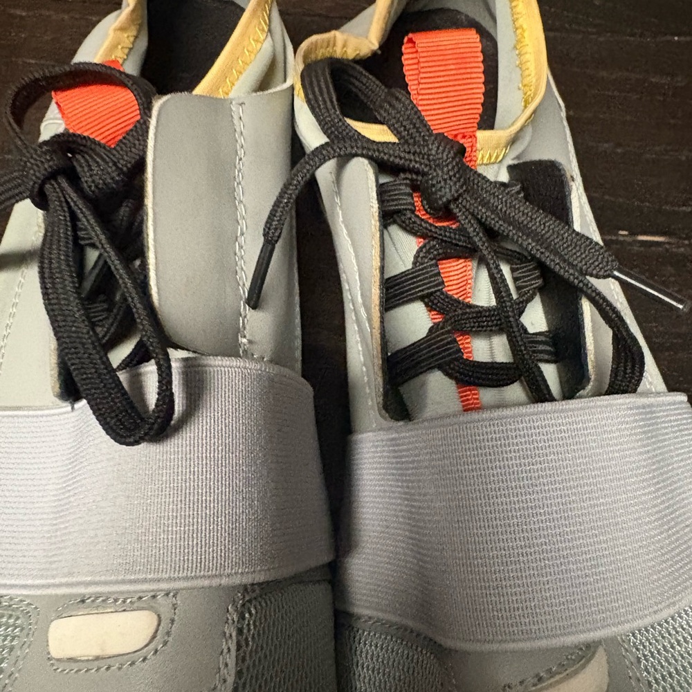 Balenciaga Multicolor Patent Leather and Mesh Race Runner Low Top Sneakers - Picture 2 of 5